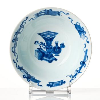 Skål, porslin. Qingdynastin, Kangxi (1662-1722).