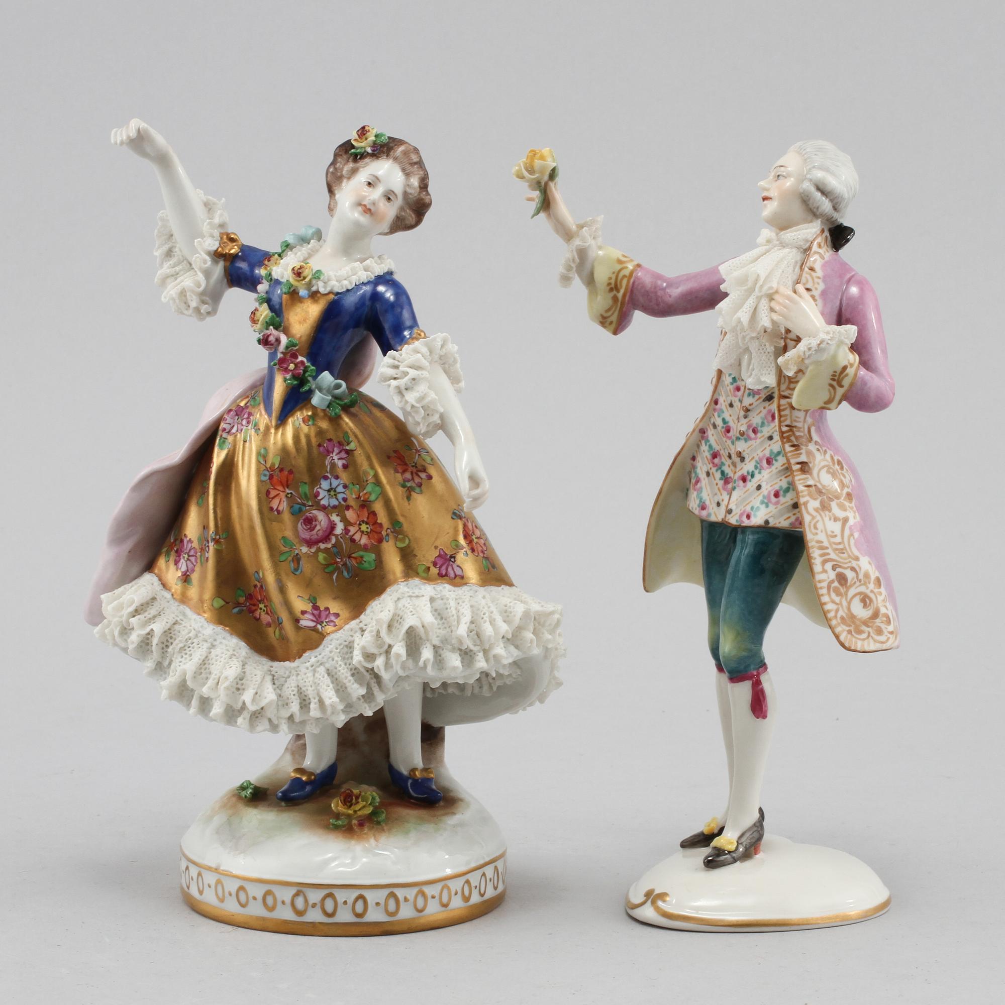FIGURINER, 2 st, porslin, omkring 1900-talets mitt.