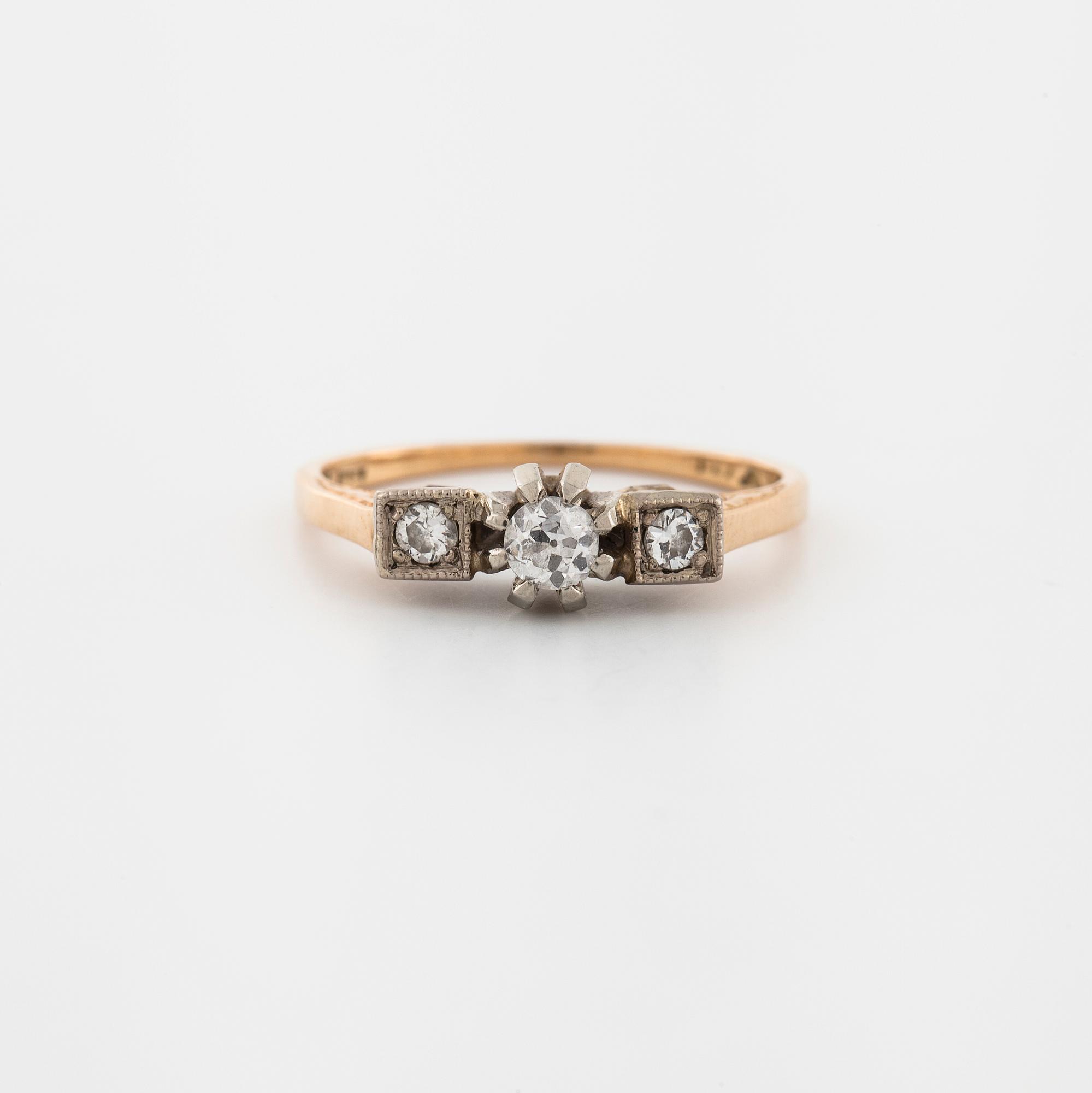 RING, med gammalslipade diamanter.