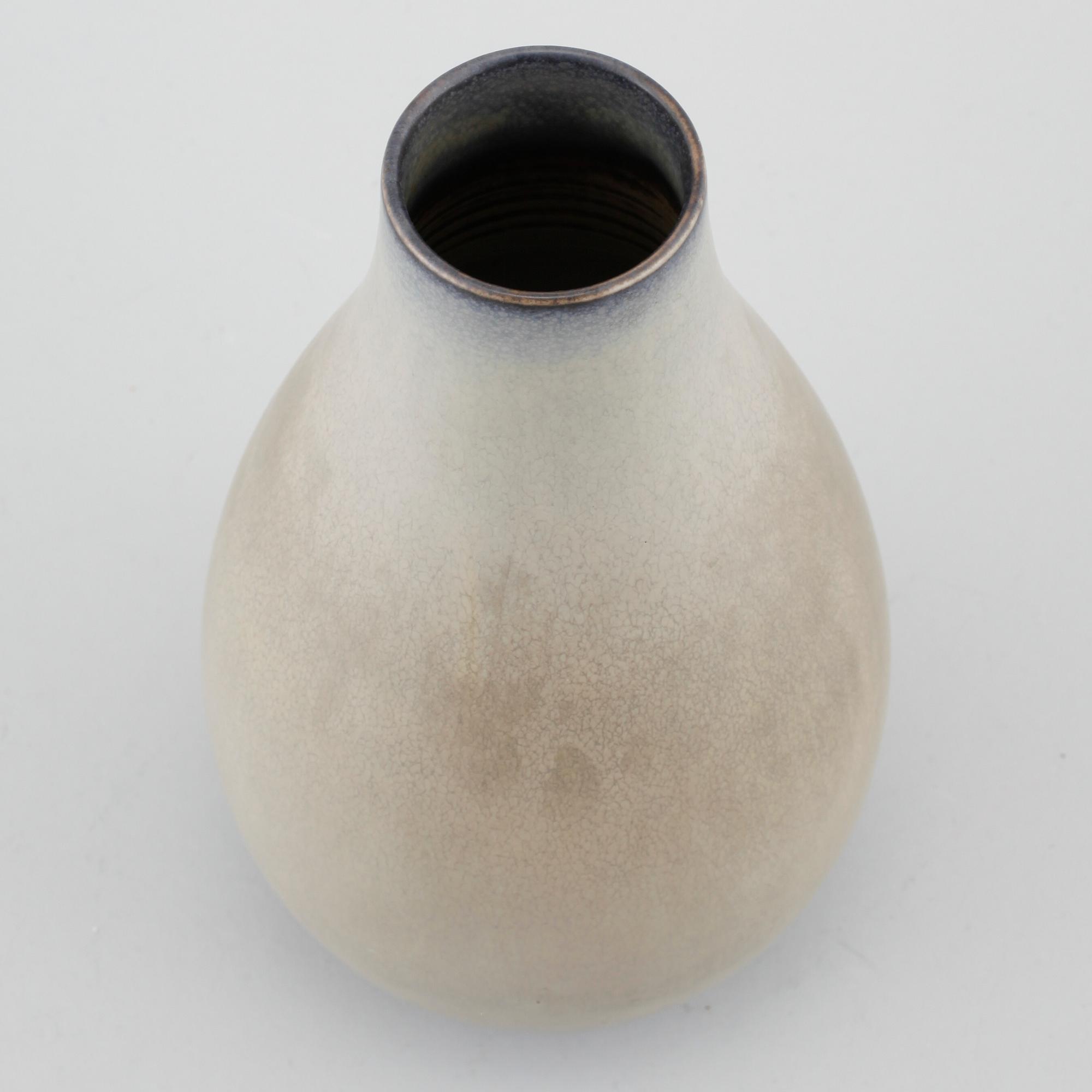 Unique stoneware vase by CARL-HARRY STÅLHANE, Rörstrand, signed and dated -51.