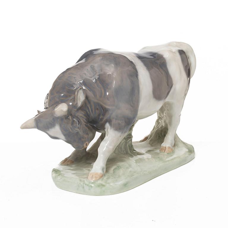 Knud Kyhn, Figure, porcelain, Royal Copenhagen, Denmark, 1980-1984.