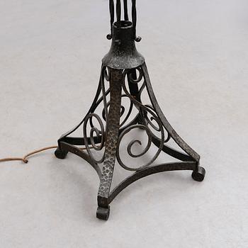 GOLVLAMPA, smide, 1900-talets första hälft.