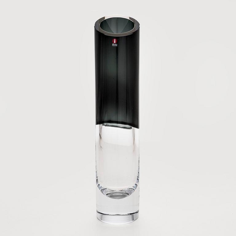 Kerttu Nurminen, a 'Lago' vase, signed Kerttu Nurminen Nuutajärvi.