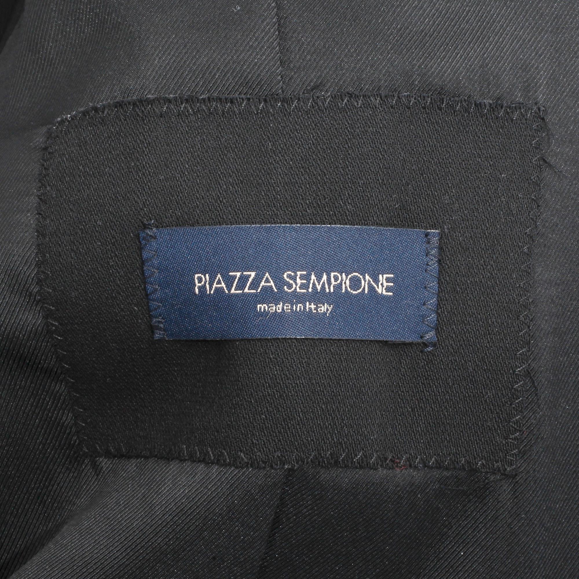 PIAZZA SEMPIONE, dräkt bestående av kavaj och byxa. Italiensk storlek  42.