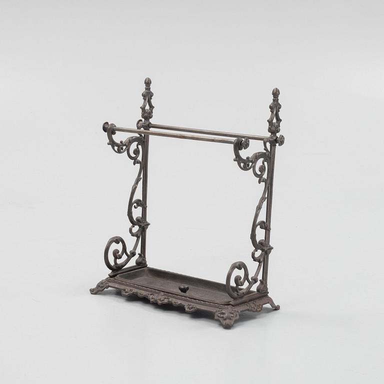 A cast iron umbrella stand, early 20th century.