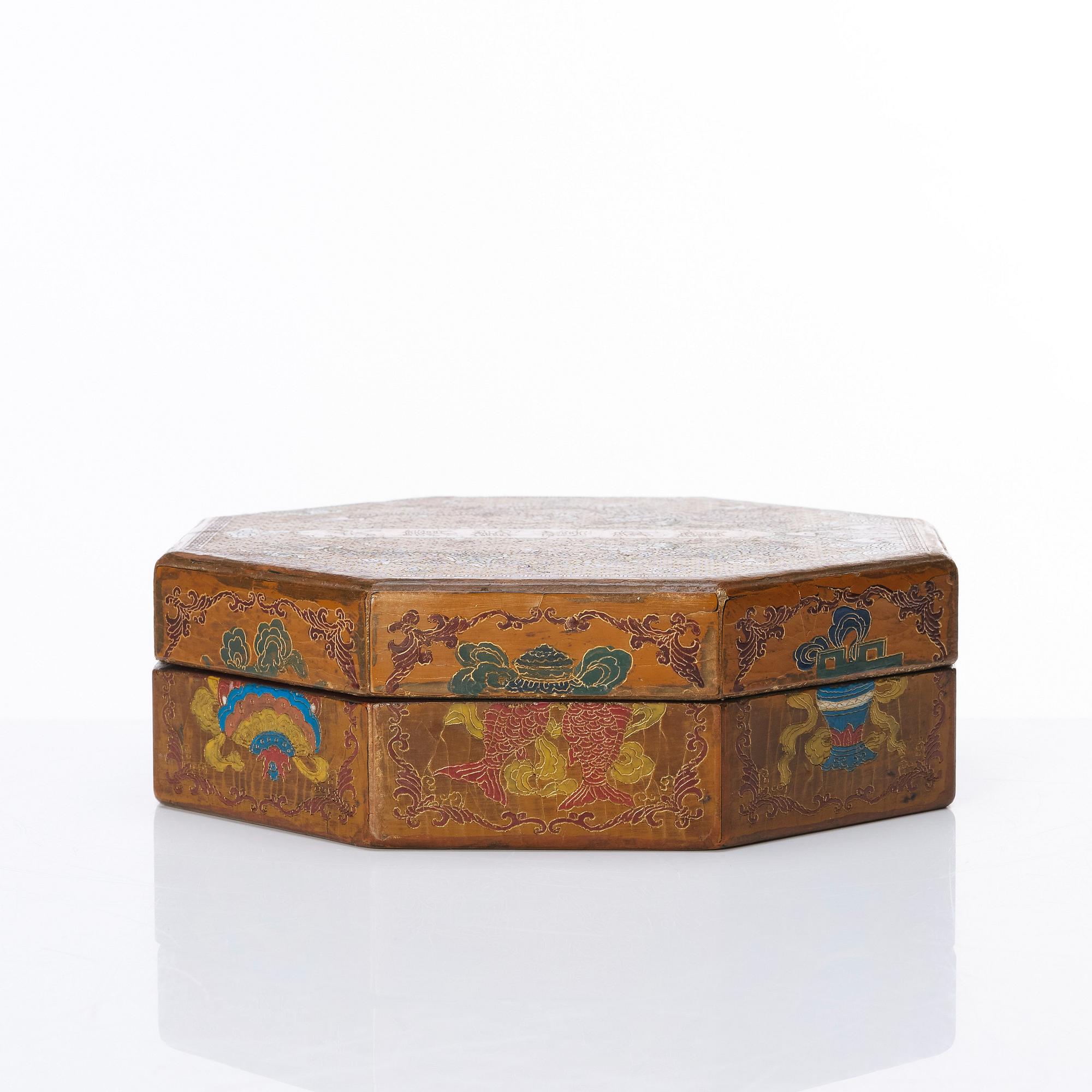 A Chinese lacquer treasure/curio box with cover, Qing dynasty with Qianlong mark to cover.