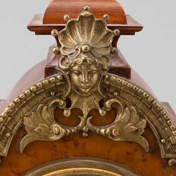 An early 20th century console clock.