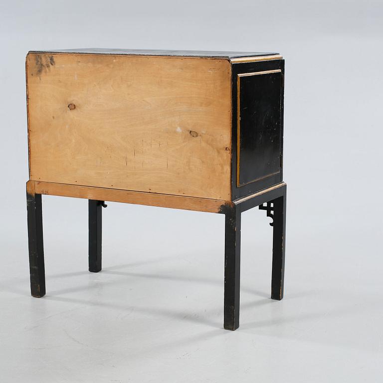 A 20th century cabinet.