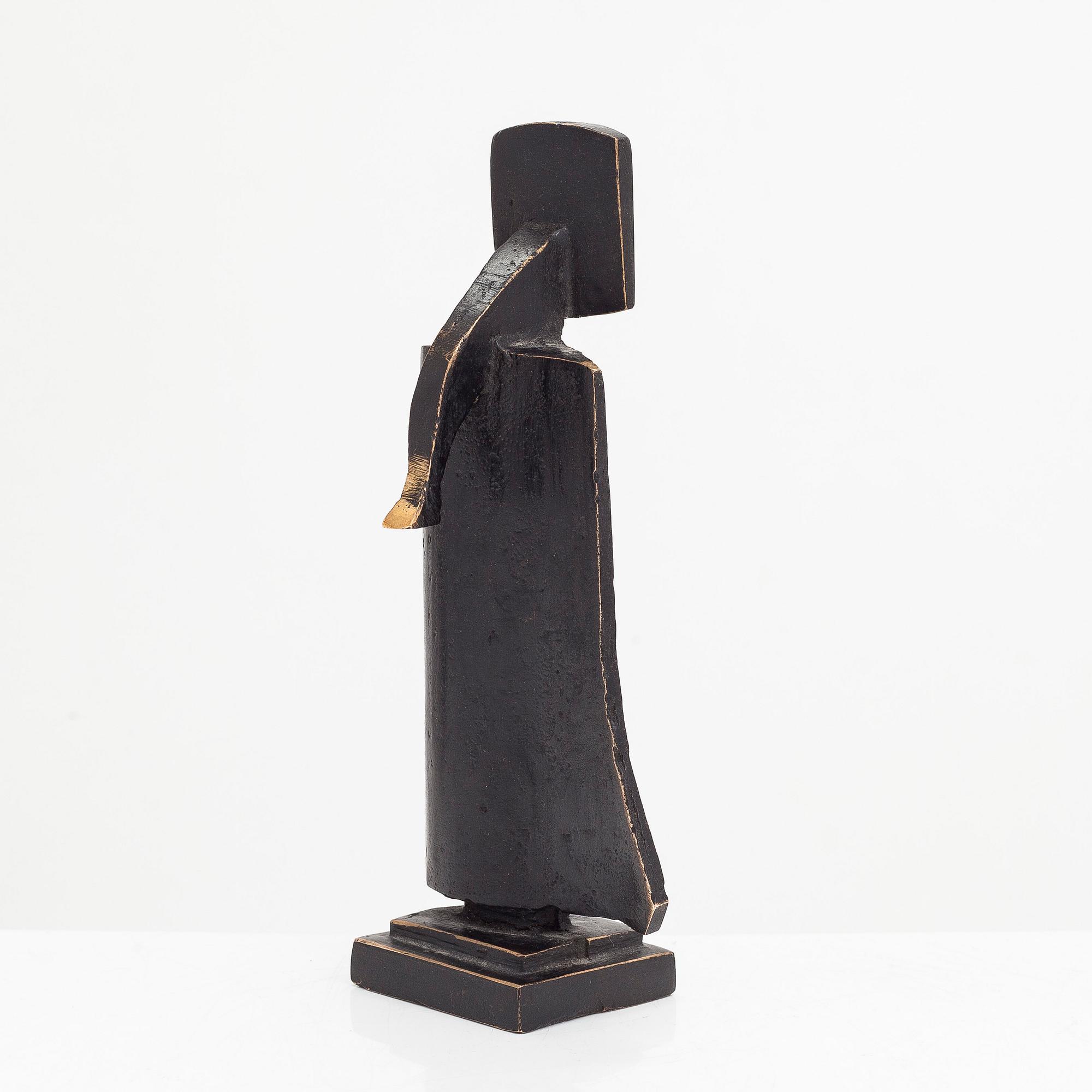 Kimmo Pyykkö, a bronze sculpture.