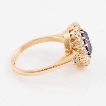 Ring, 18K gold with old-cut diamonds and sapphire.