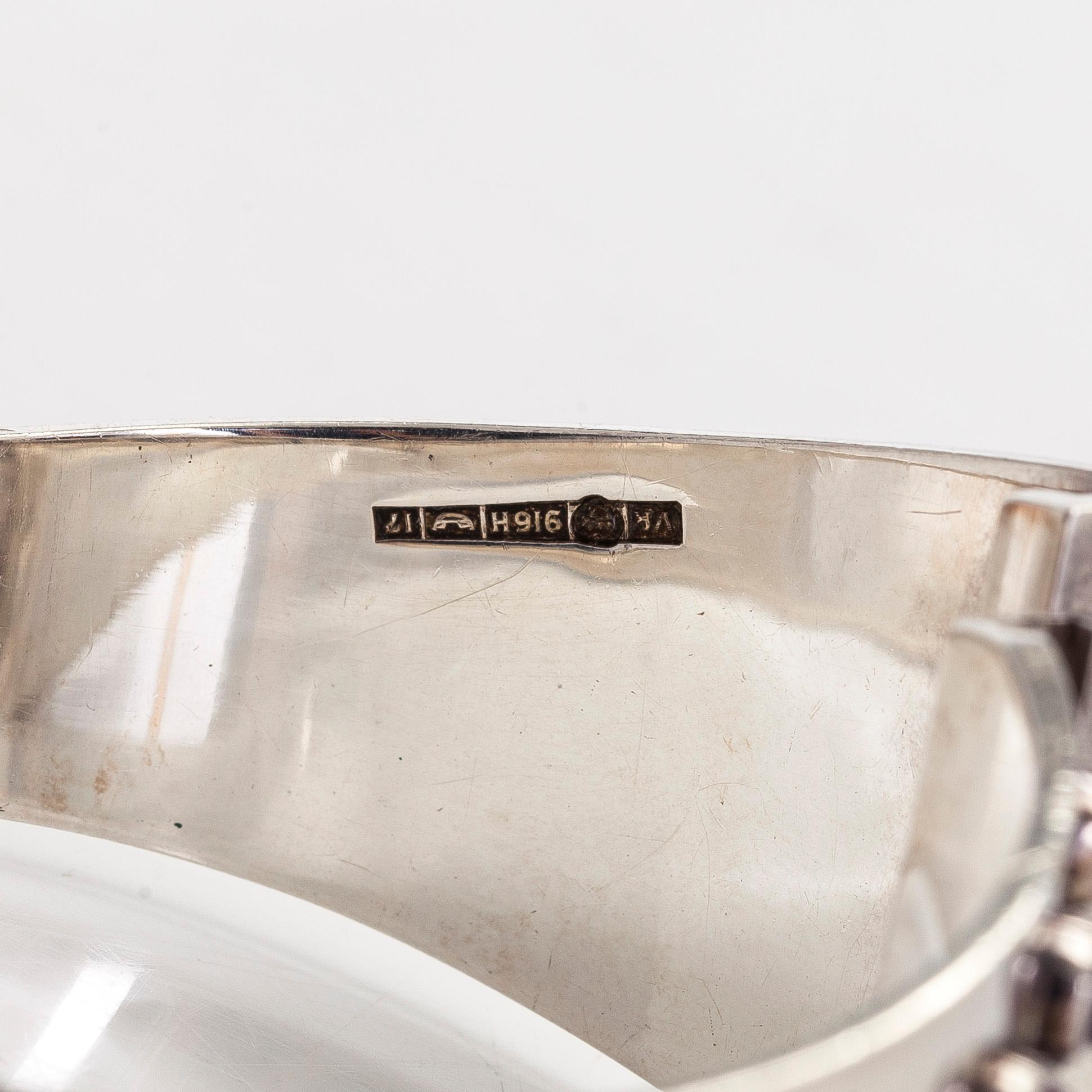 Veikko Reinikka, bracelet, cabochon-cut amethysts, silver, 1962.