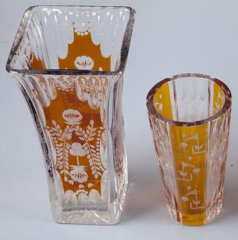 VASER, 6 st, glas, bl a Böhmen, 1900-talets första hälft.