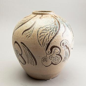 A Wallåkra stone ware vase.
