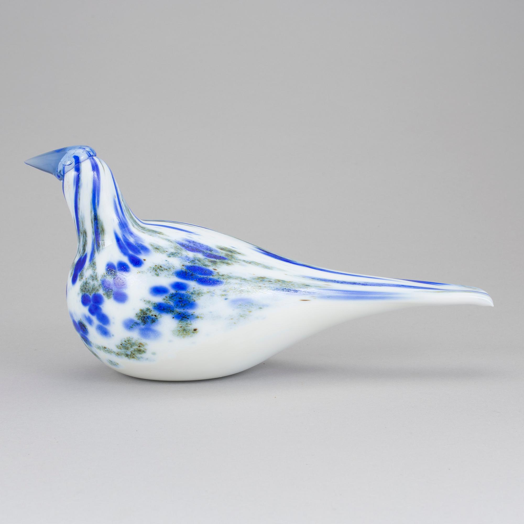 OIVA TOIKKA, skulptur, glas, "Kyyhky", Nuutajärvi Notsjö, Iittala, signerad, numrerad 58/1917 och daterad 2007.
