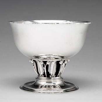 Georg Jensen, an 830/1000 silver bowl, Copenhagen 1919, nr 19, The Louvre model.