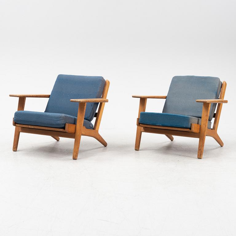 Hans J Wegner, a pair of oak model GE-290, Getama, Gedsted, Denmark.