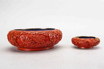 A set fo five Chinese lacquer vases and bowls first half of the 20th century.