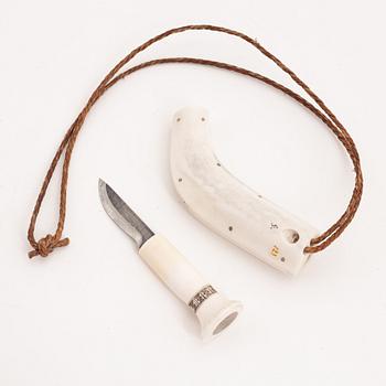 A small reindeer horn knife by Sune Enoksson, signed.