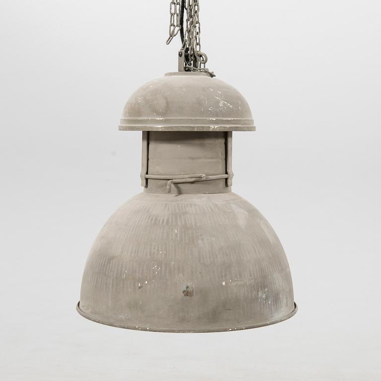 Ceiling lamp/industrial lamp, second half of the 20th century.
