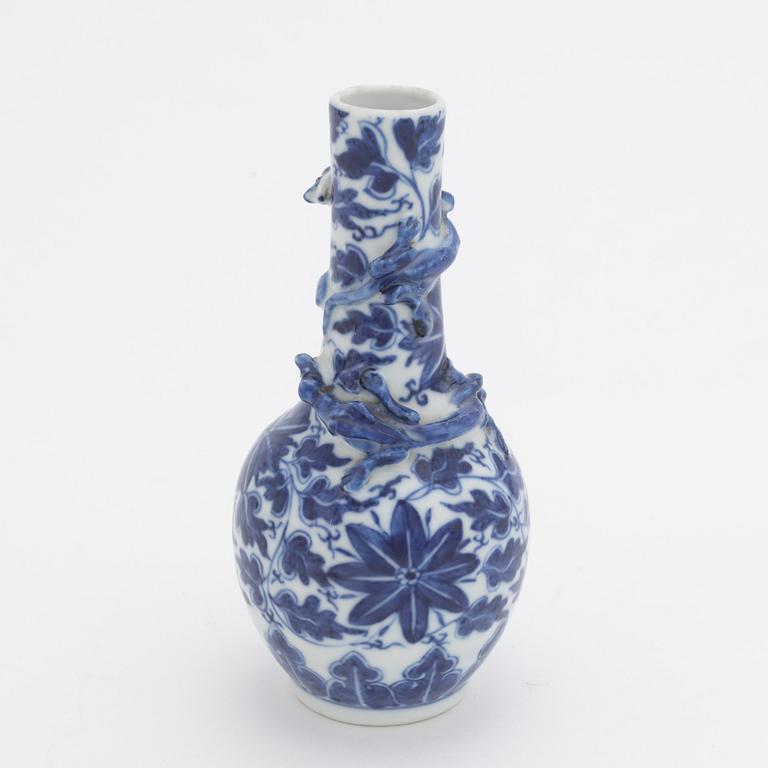 A blue and white vase, 20th century.