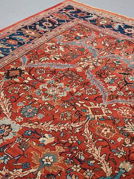 A CARPET, an antique Mahal, a so called Ziegler, ca 488-491 x 378,5-391,5 cm.