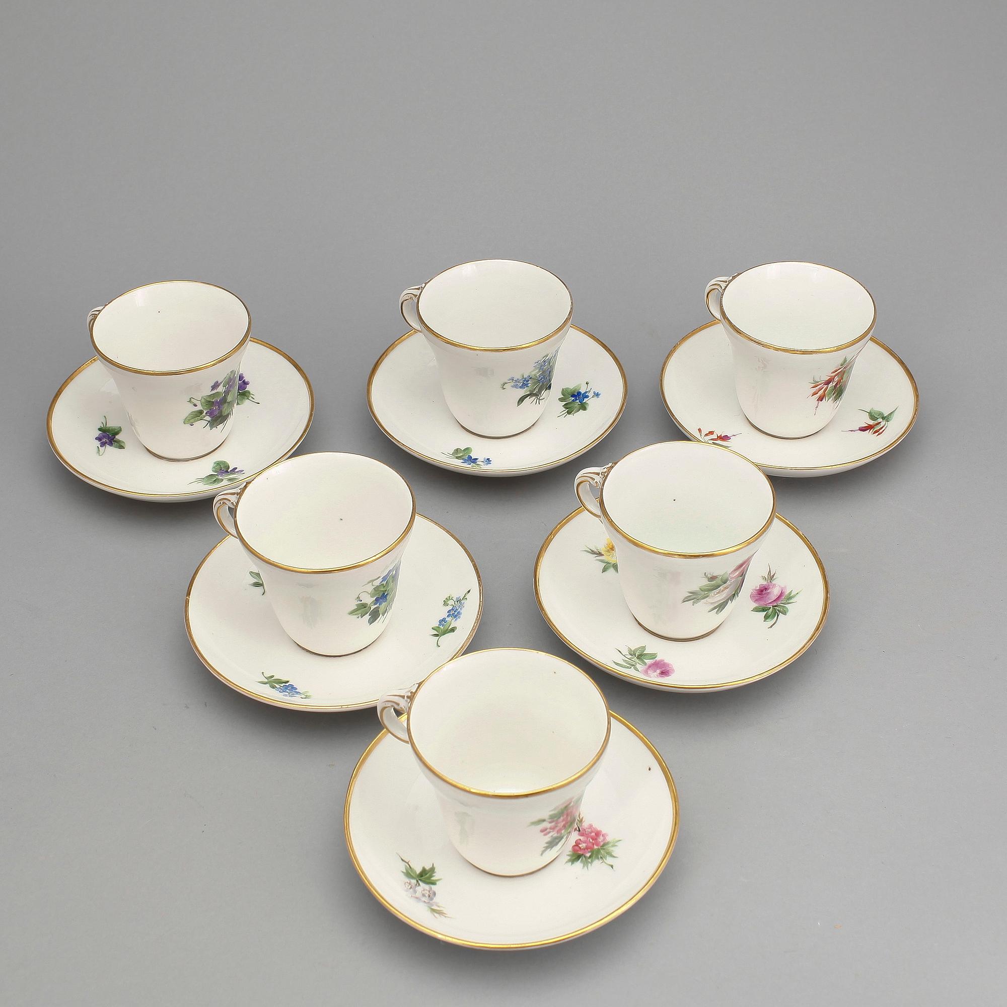 KAFFEKOPPAR MED FAT, 6 delar, porslin, Royal Copenhagen, 1800-tal.