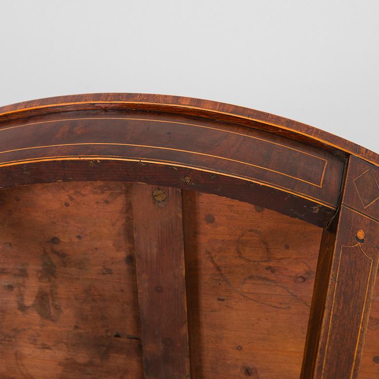 Pöytä/klaffipöytä, puolipyöreän muotoinen, Englanti, 1700-luvun loppu.