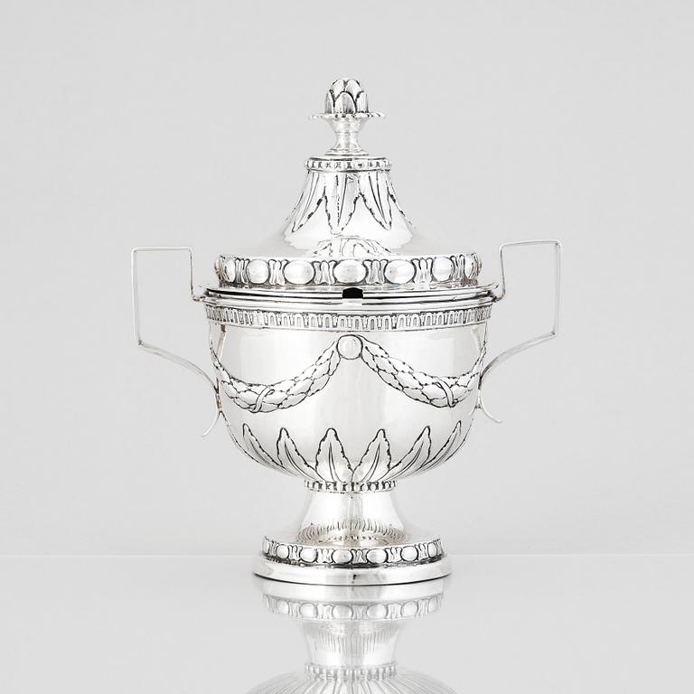 Lars Boye, sockerskål med lock, silver, Stockholm 1780. Gustaviansk.