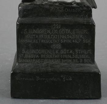 ALFRED OHLSON, skulptur, brons, signerad och daterad 1916, gjutarmärkt Herman Bergman Fud.