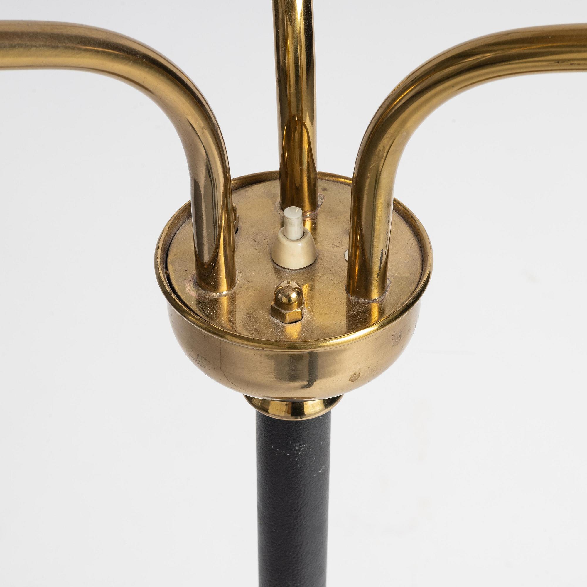 Josef Frank, golvlampa, modell "2426", Firma Svenskt Tenn, 1900-talets mitt.