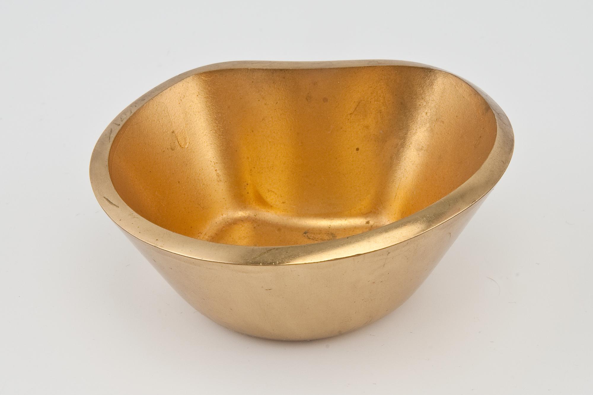 Paavo Tynell, BOWLS, 2+1 PCS.