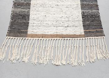 Björn Lundberg, gallerimatta, "Natt och Dag/Dag och Natt", trasmatta, ca 388,5-398 x 128-129 cm.