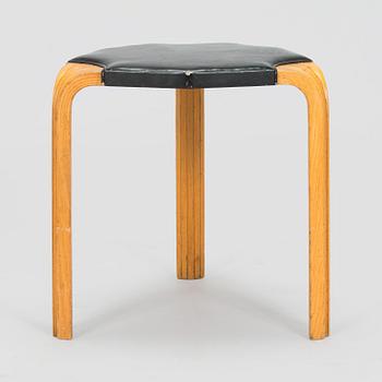 Alvar Aalto, jakkara, mallli X 602, O.Y. Huonekalu- ja Rakennustyötehdas A.B. 1900-luvun puoliväli.