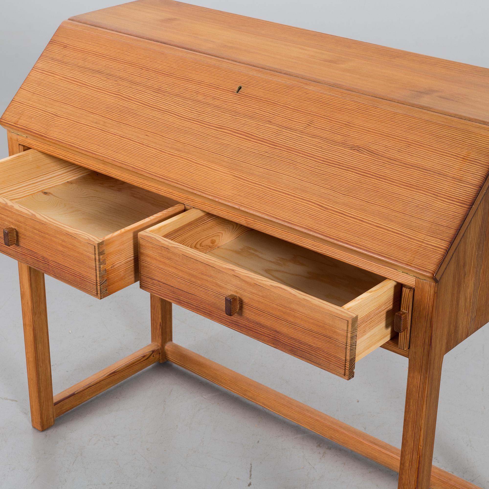 A Carl Malmsten writing desk "Lundvik".
