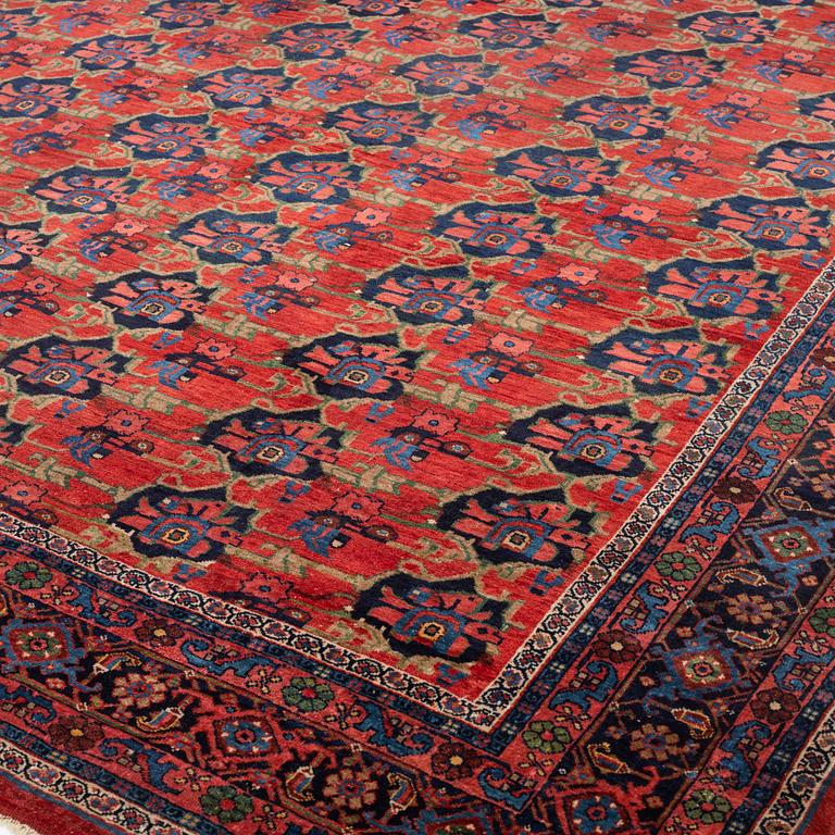 A carpet, Bidjar, circa 350 x 265 cm.