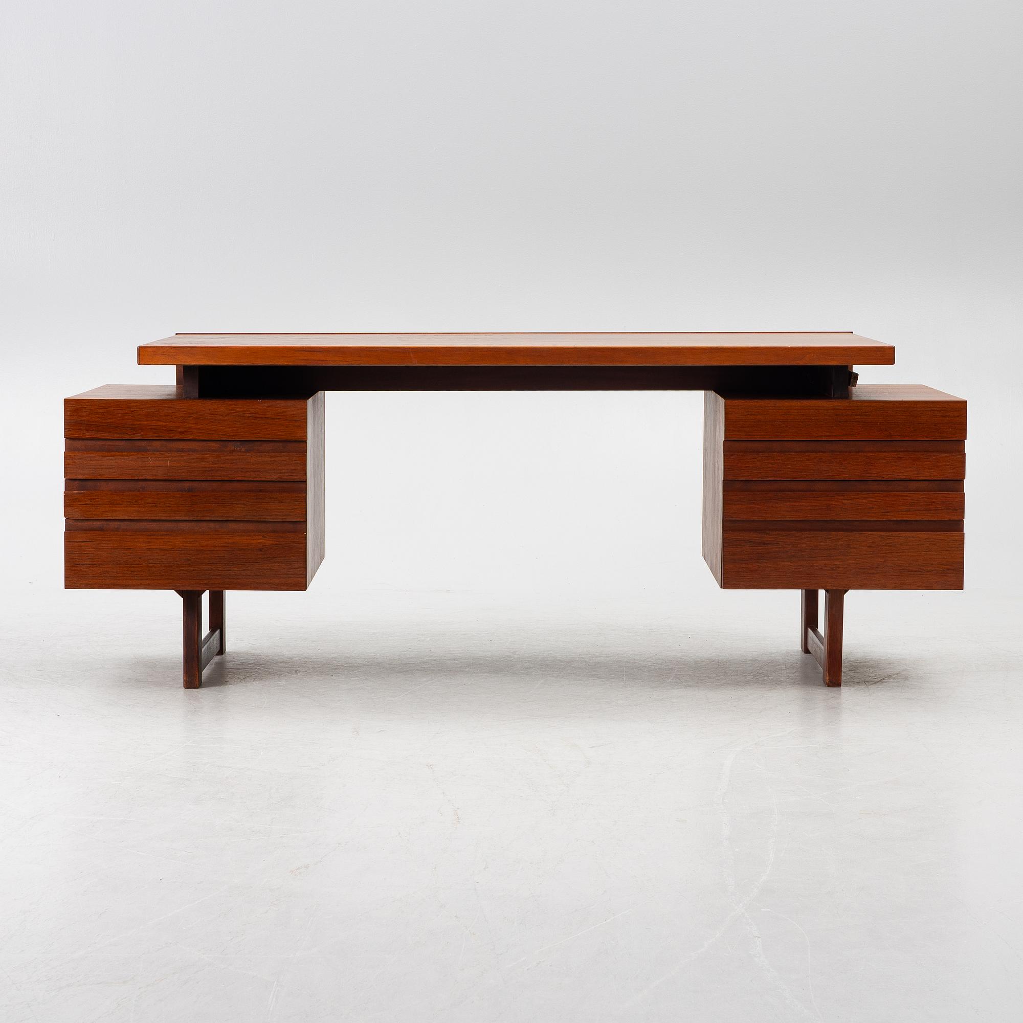 Olavi Hänninen, Desk "Paletti", HMN Huonekalu Mikko Nupponen, Lahti, 1960s.