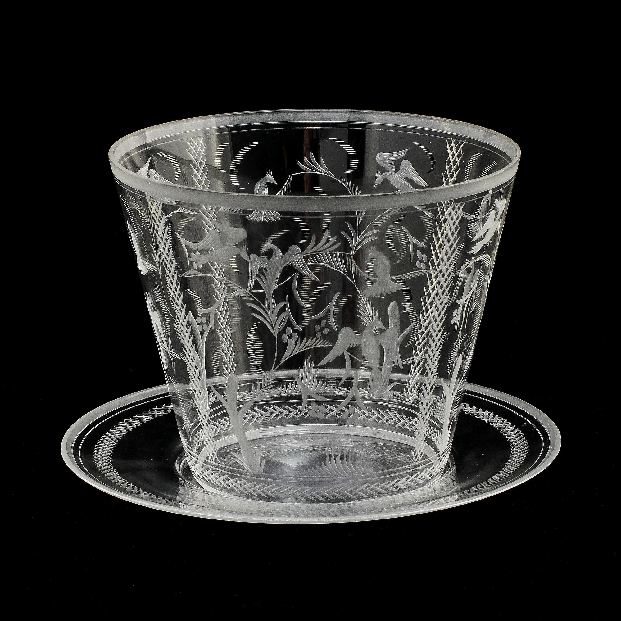 SKÅL PÅ FAT, glas, Edward Hald, Orrefors, 1900-talets första hälft.