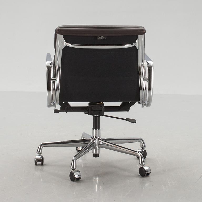 SKRIVBORDSSTOL, "Softpad/EA217", Charles & Ray Eames, Vitra, märkta.