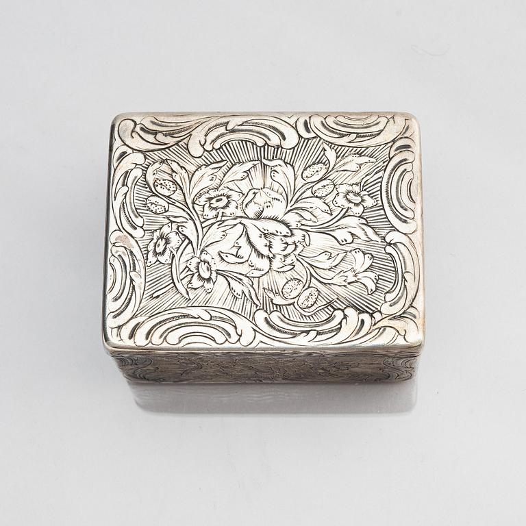 Arvid Floberg, dosa, delvis förgyllt silver, Stockholm 1768. Rokoko.