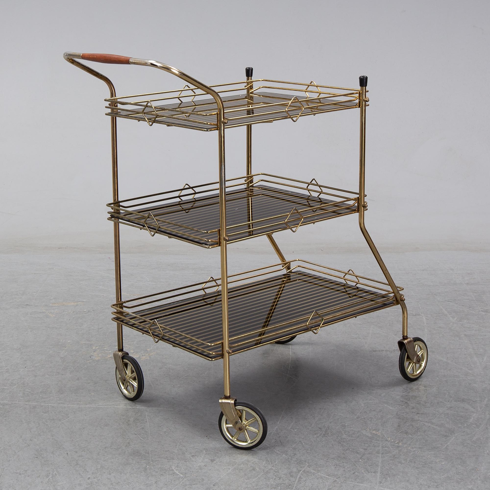 A drinks trolley, second half of the 20th Century.
