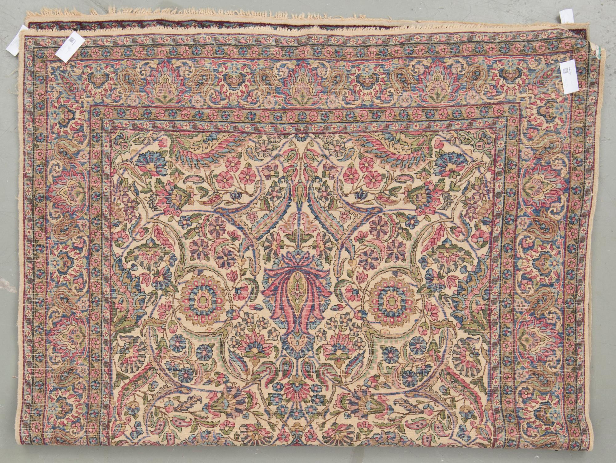 MATTA, semaintik/old. Kirman. Ca 263x175 cm.