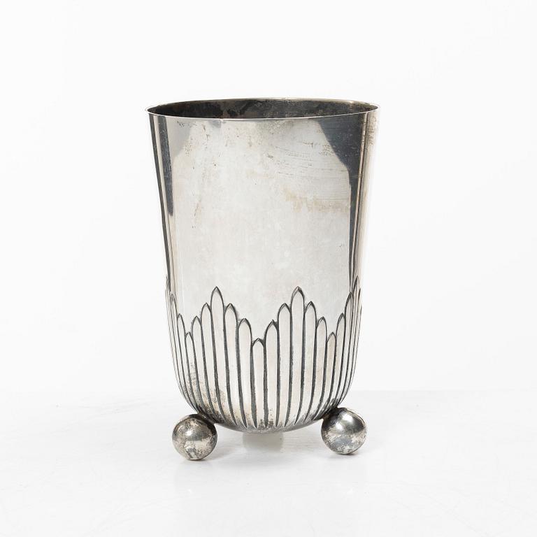 Vase on ball feet, silver, Wilhelm T. Binder, Germany, first half of the 20th century.