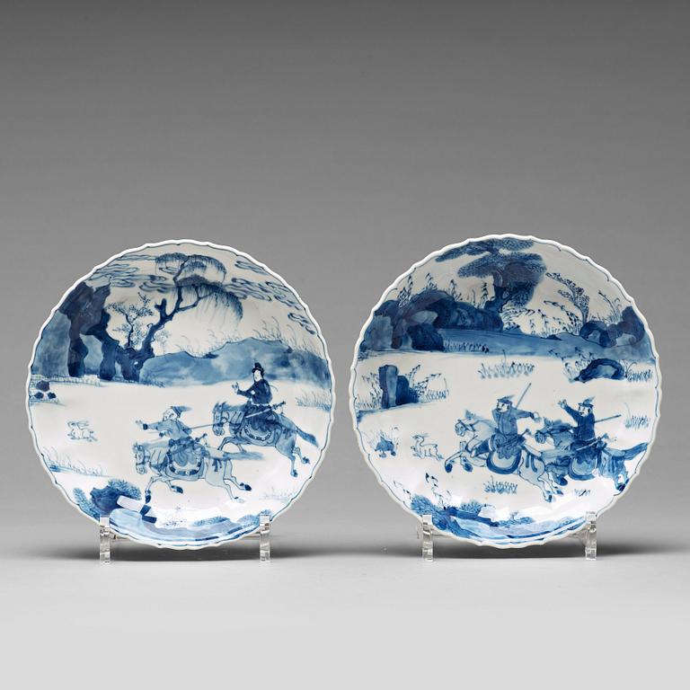 SKÅLFAT, ett par, porslin. Qingdynastin, Kangxi (1662-1722).
