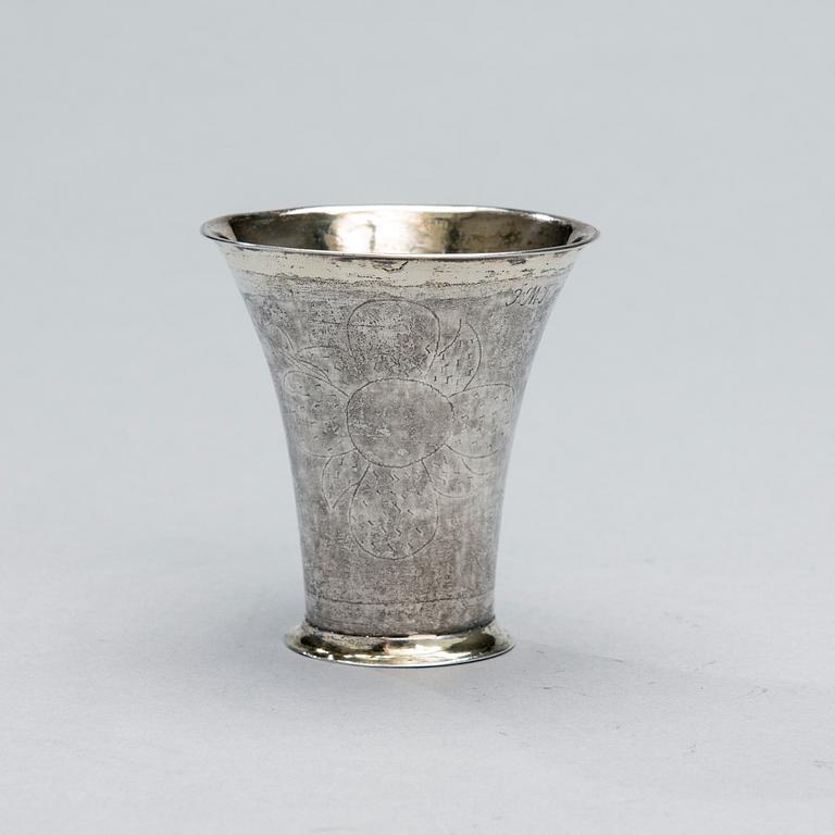 BÄGARE, silver, ATQ Anders Törnqvist d.ä, Åbo ca 1790. Vikt 48,5 g.