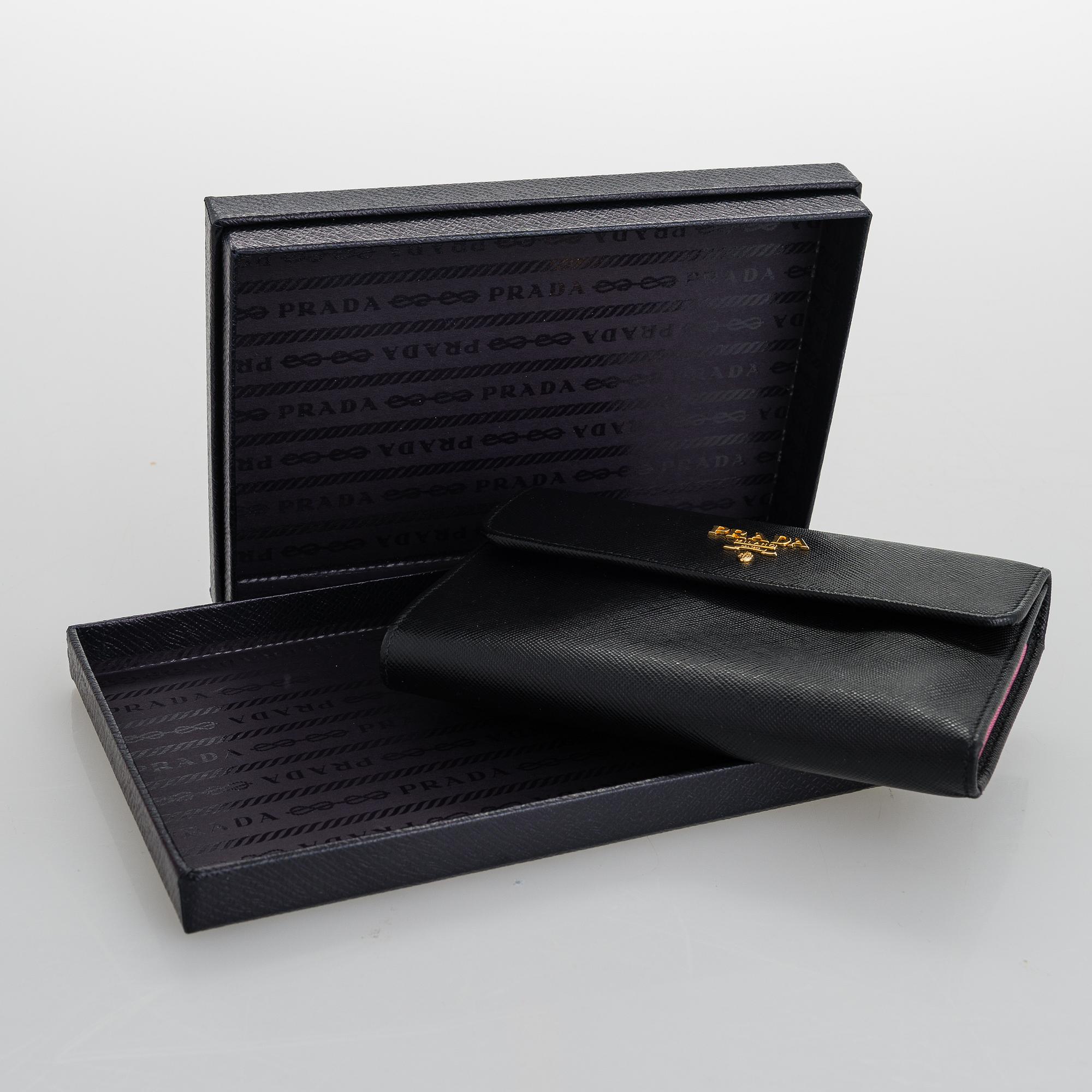 PRADA, Laukku ja lompakko.