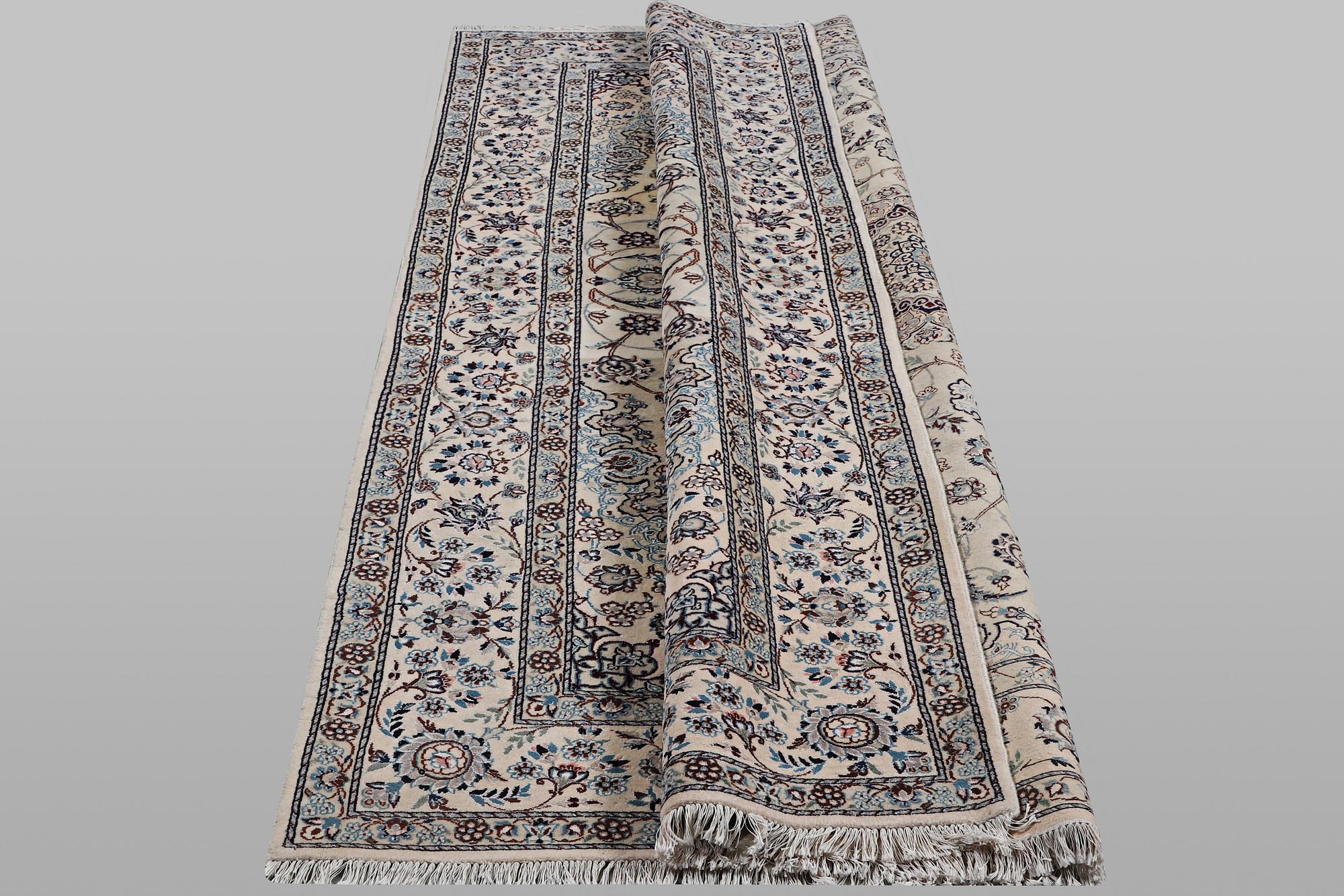 Matta, Nain, part silk, 9 laa, ca 302 x 203 cm.