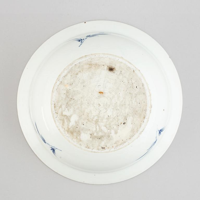 A blue and white bowl, Qing dynasty, 19th Century.