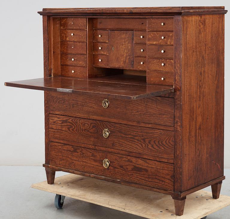 CHIFFONJÉ, sengustaviansk stil, 1800-talets första hälft.