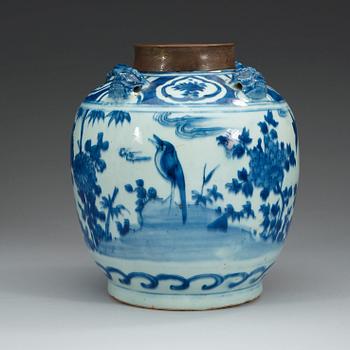 A blue and white jar, Ming dynasty, Wanli (1572-1620).