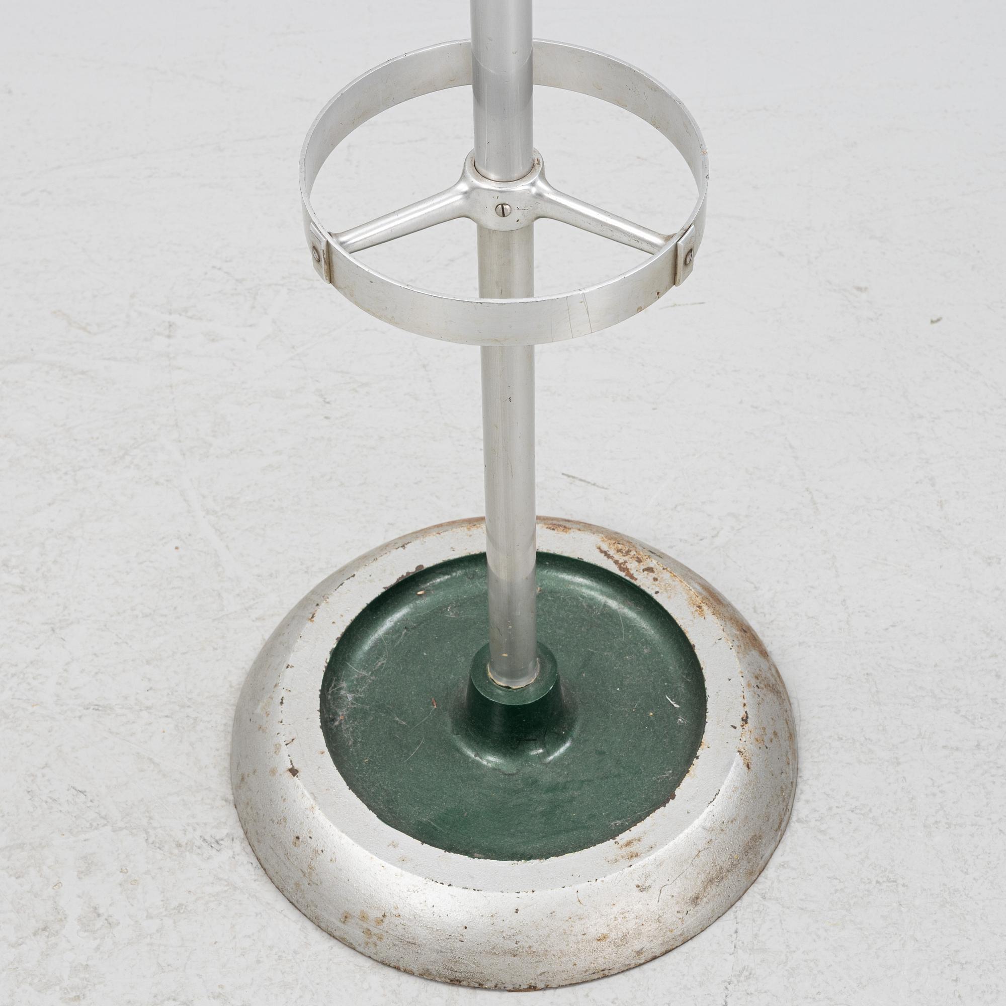 A coat hanger, second half of the 20th century.